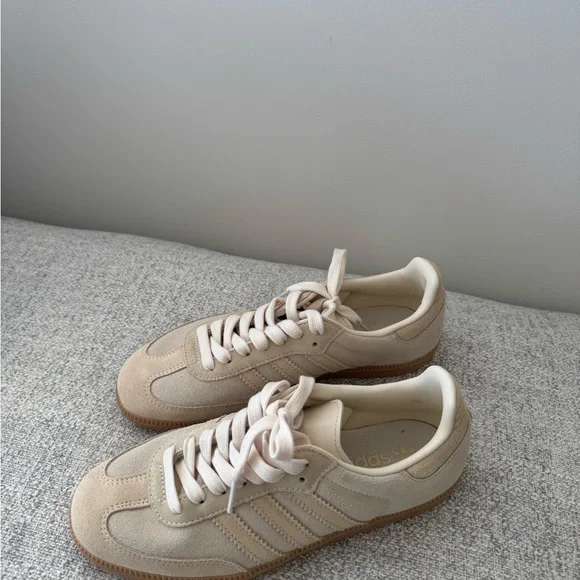 Adidas Women's Cream Sambas - Picture 2 of 7